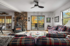Spacious w Deck Grill Fire Pit Game Room & WiFi